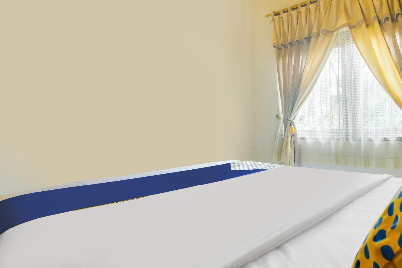Spot On 91620 Skypiea Guest House Тасикмалая Экстерьер фото