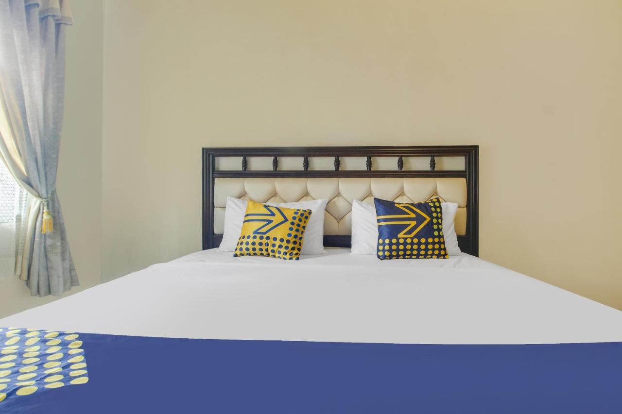 Spot On 91620 Skypiea Guest House Тасикмалая Экстерьер фото