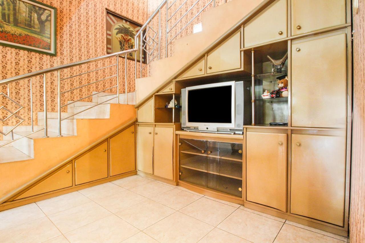 Spot On 91620 Skypiea Guest House Тасикмалая Экстерьер фото
