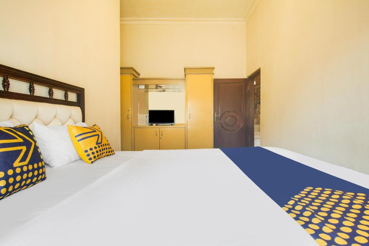 Spot On 91620 Skypiea Guest House Тасикмалая Экстерьер фото